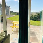 מלון Connemara Sands & קליפדן