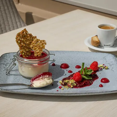 Otel Connemara Sands &