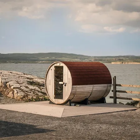 Connemara Sands & מלון קליפדן