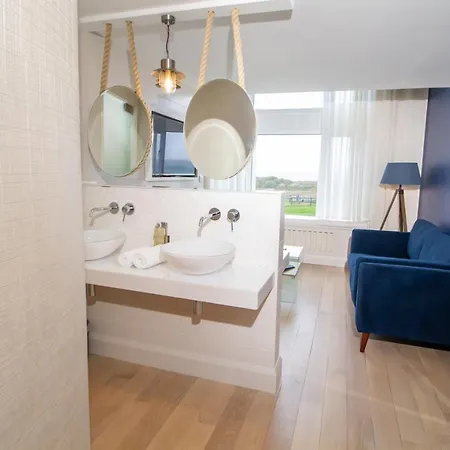Hotel Connemara Sands &