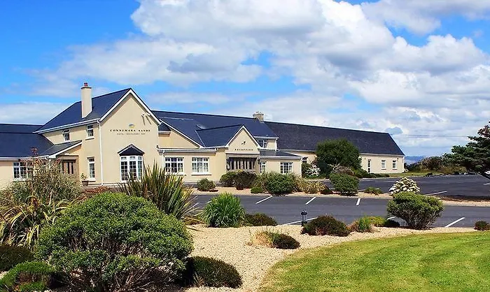 Отель Connemara Sands Hotel & Spa Клифден