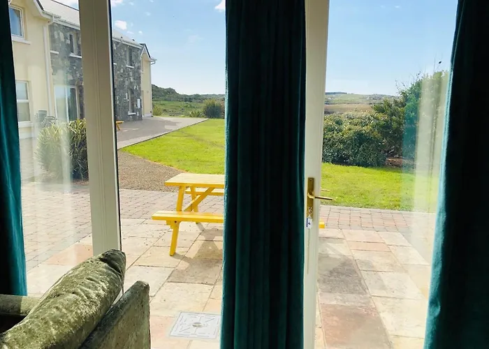 Отель Connemara Sands Hotel & Spa Клифден